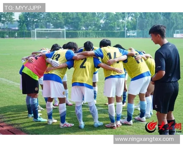 西安足球队与南京足球队的较量分析与战术探讨 西安足球队与南京足球队的较量分析与战术探讨