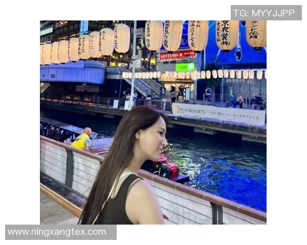 足球明星与娱乐美女明星的璀璨交汇与浪漫故事探秘