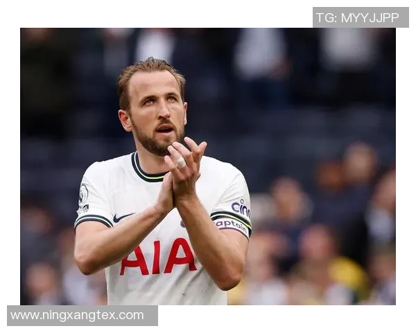 足球明星凯恩的全名揭秘及其职业生涯精彩瞬间回顾